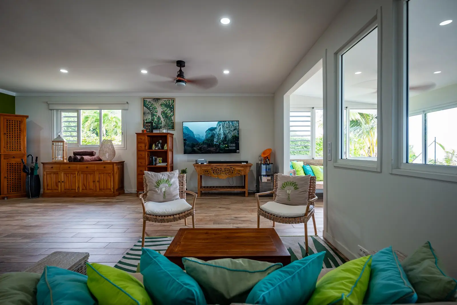 living-room-ouma-villa-bora-bora0003-01