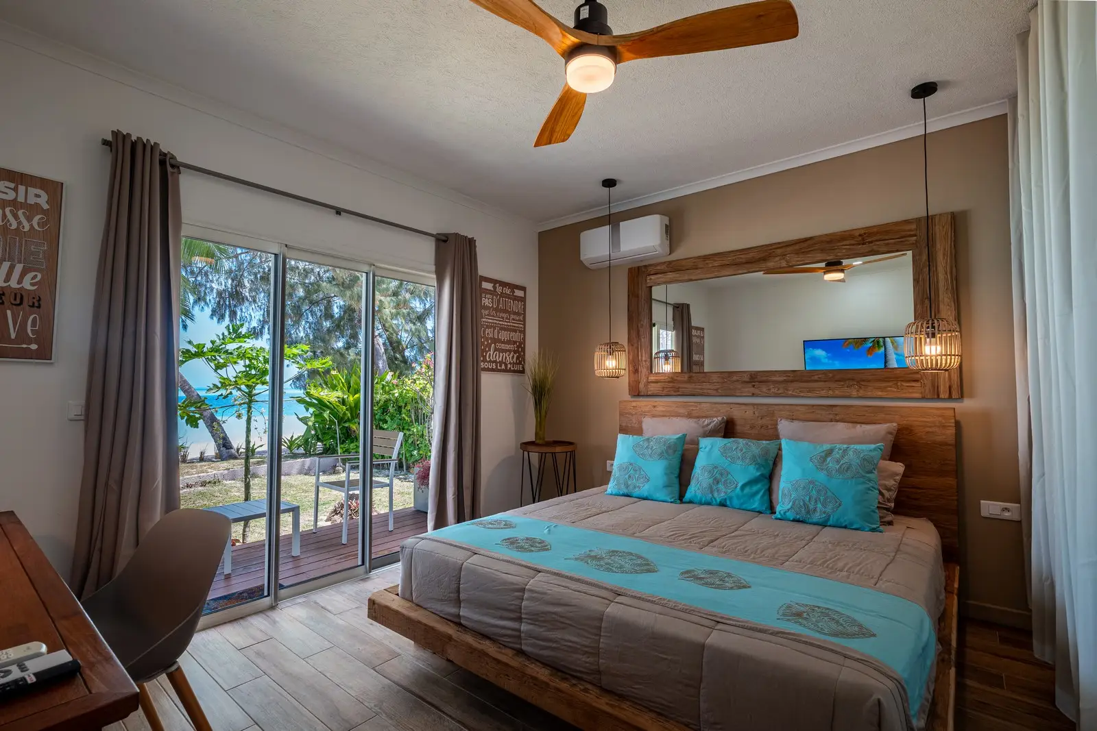 master-bedroom-ouma-villa-bora-bora0006